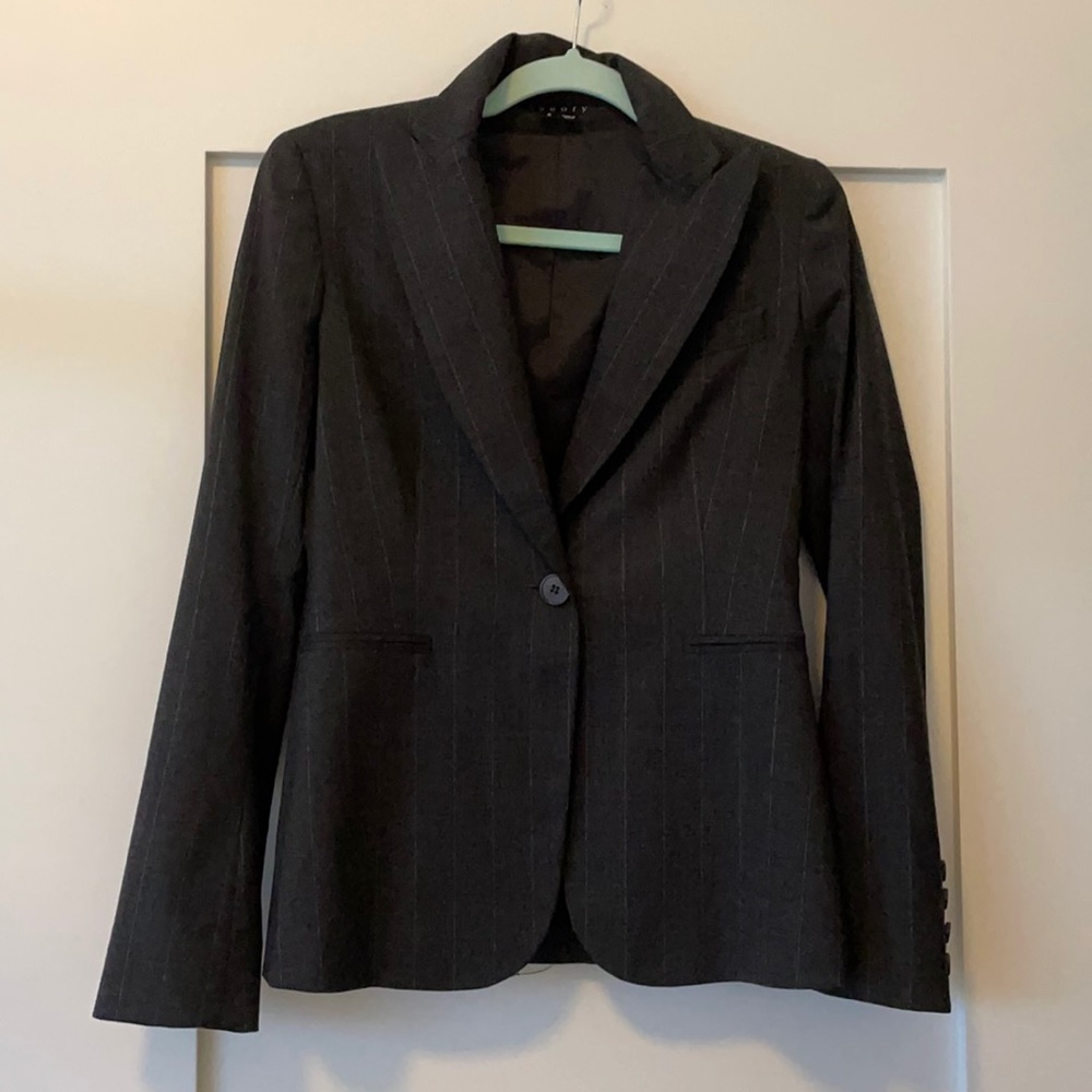 Theory tailored blazer
